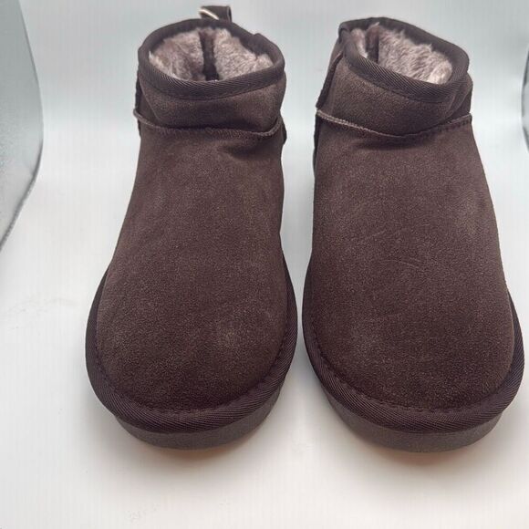 CUSHIONAIRE Women's COZY Genuine Suede Ankle Snow Boots SIZE 9.5 WIDE CHOCOLATE - Picture 2 of 7
